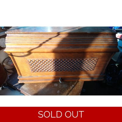 Singer coffin top/draw Square  key title=